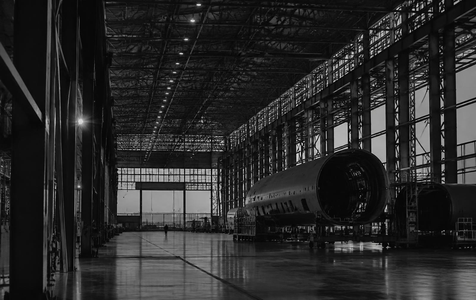 Large aerospace manufacturing hall